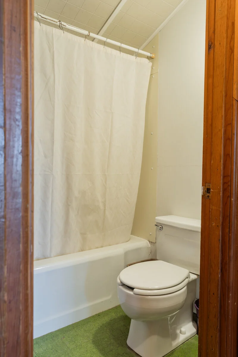  2025/04/St-Louis-1-Cabin-4.jpg 