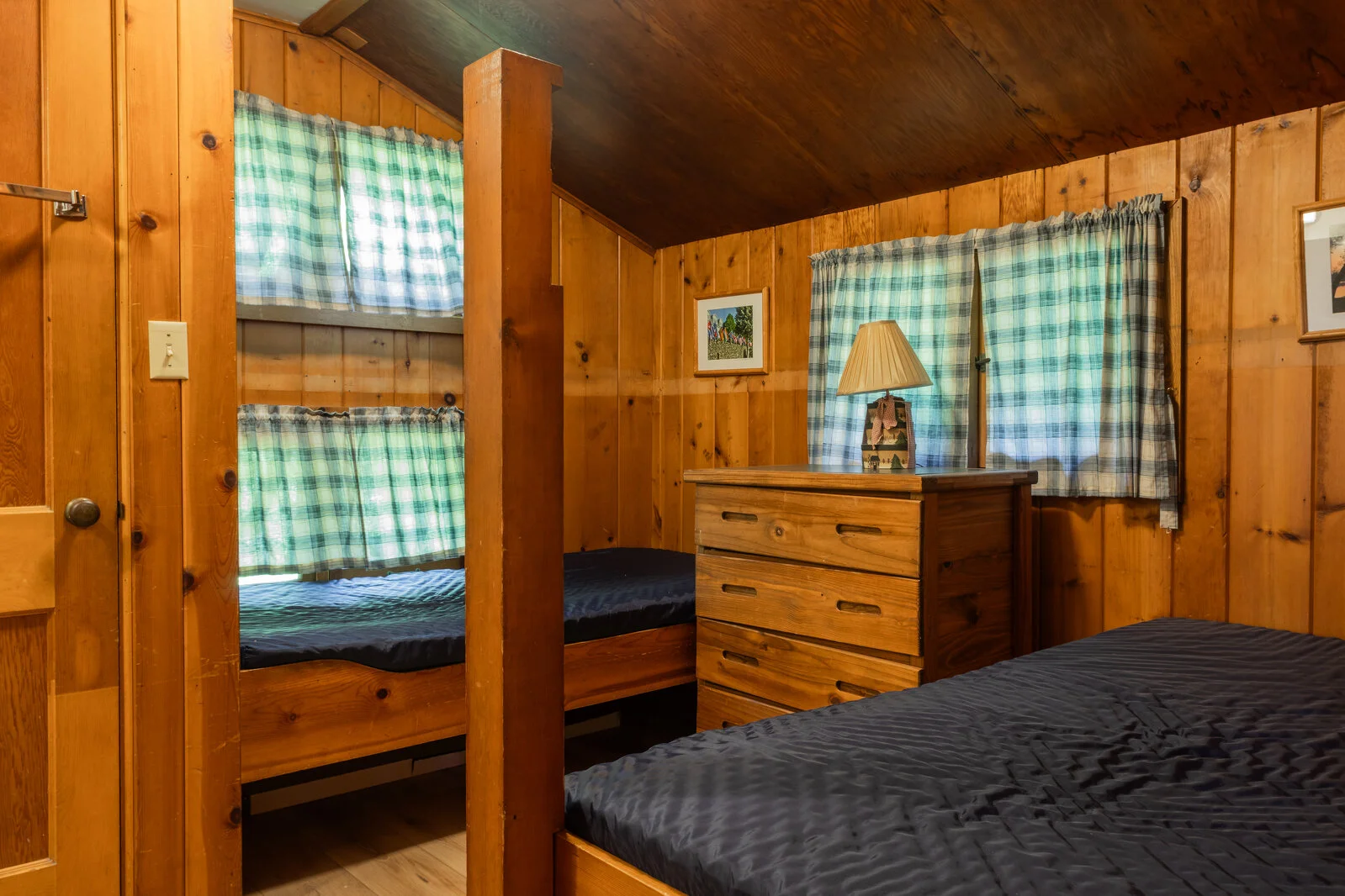  2025/04/St-Louis-1-Cabin-5.jpg 