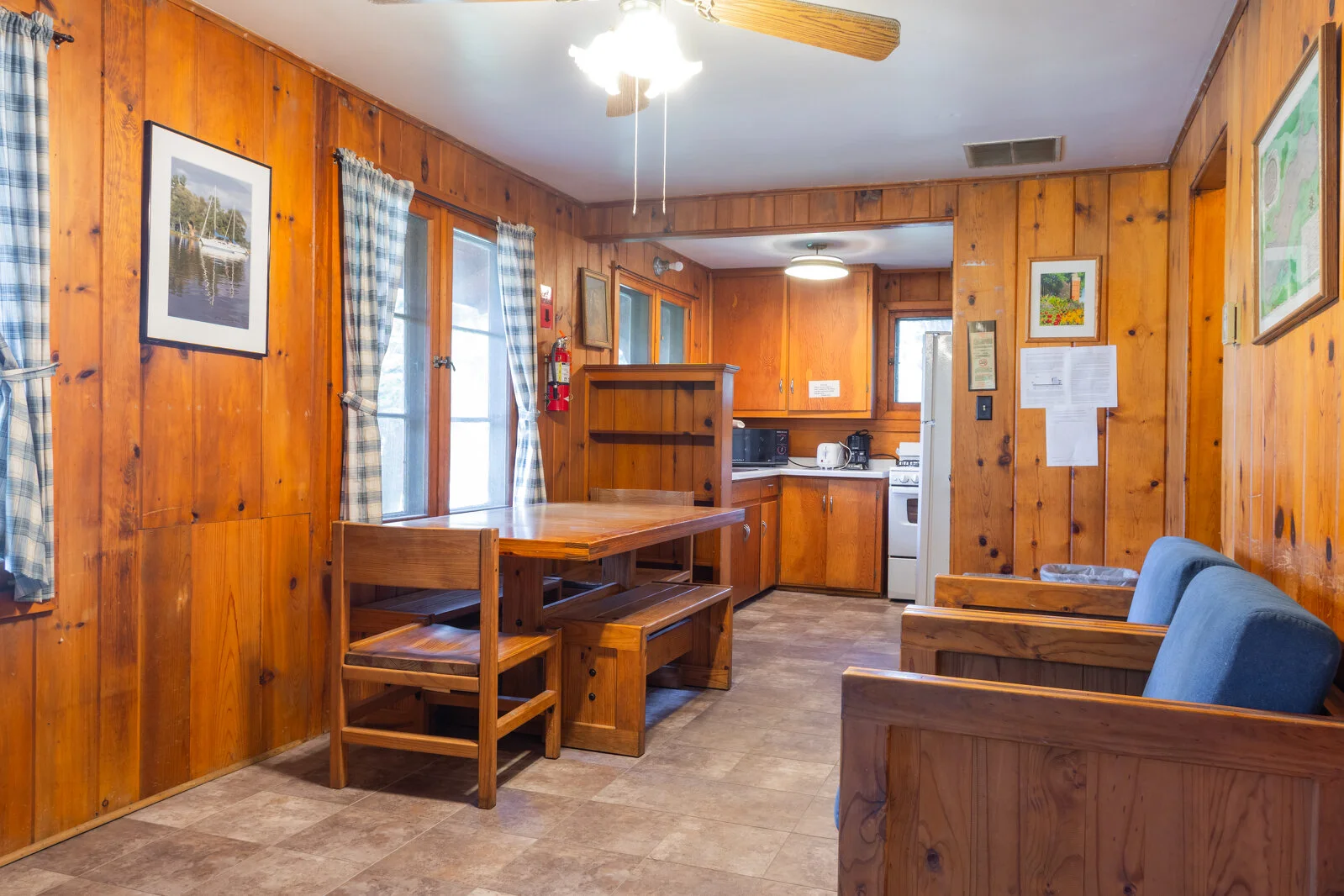  2025/04/St-Louis-4-Cabin-1.jpg 