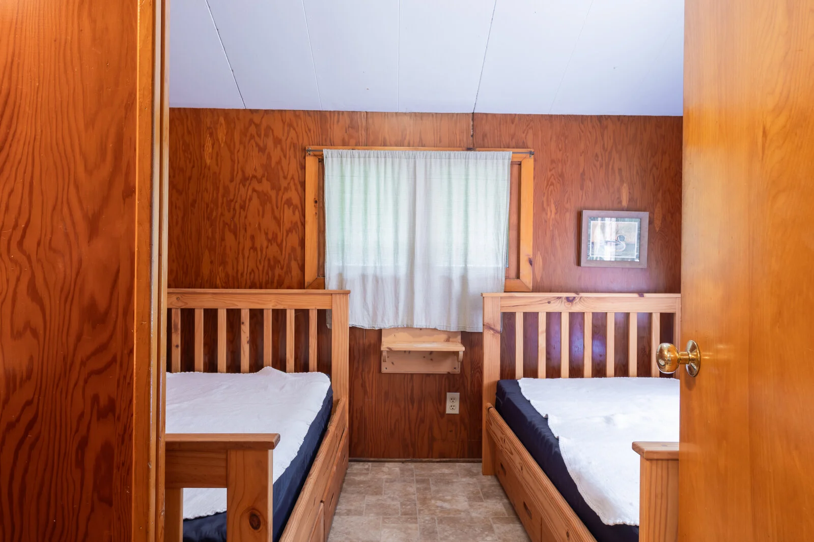  2025/04/Tompkins-Cabin-2.jpg 