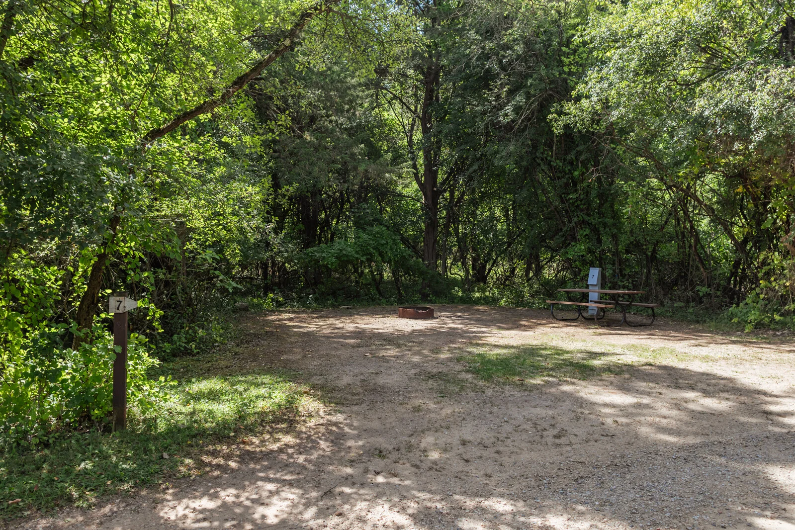  2025/04/Tower-View-Circle-Camping-Site-07.jpg 