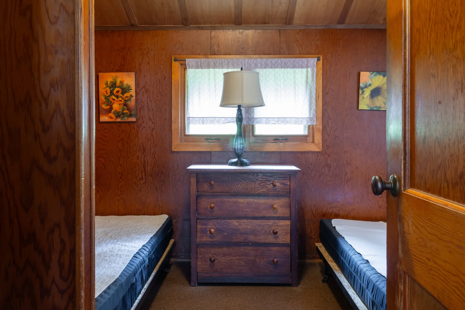  2025/04/Wallbett-Cabin-2.jpg 