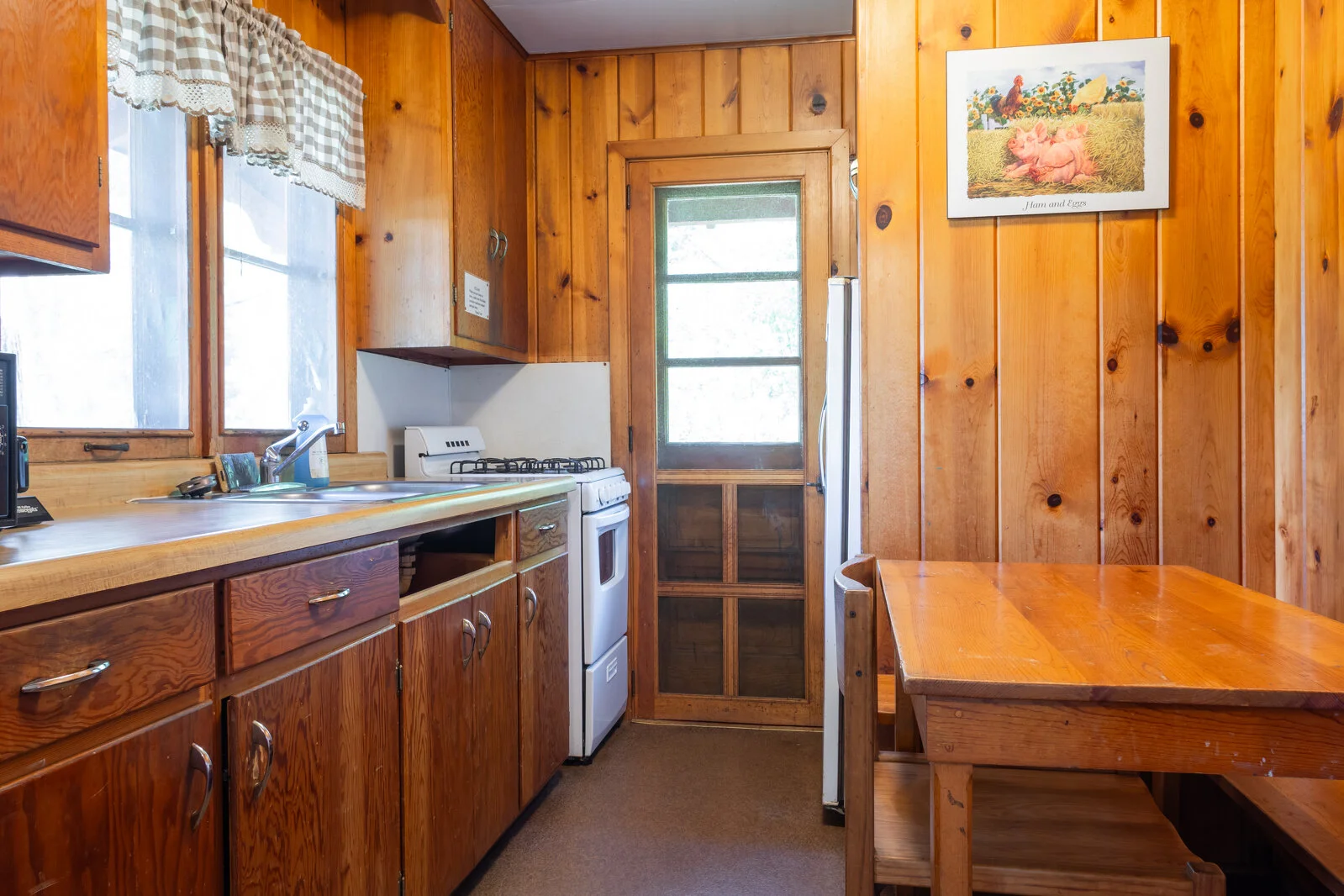  2025/04/Wallbett-Cabin-3.jpg 