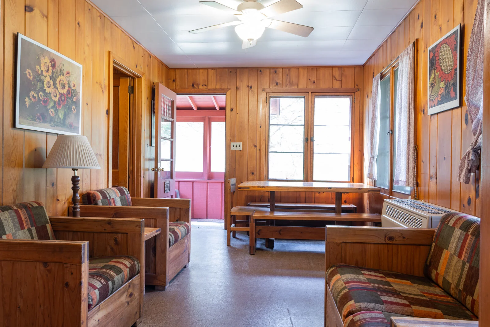  2025/04/Wallbett-Cabin-4.jpg 