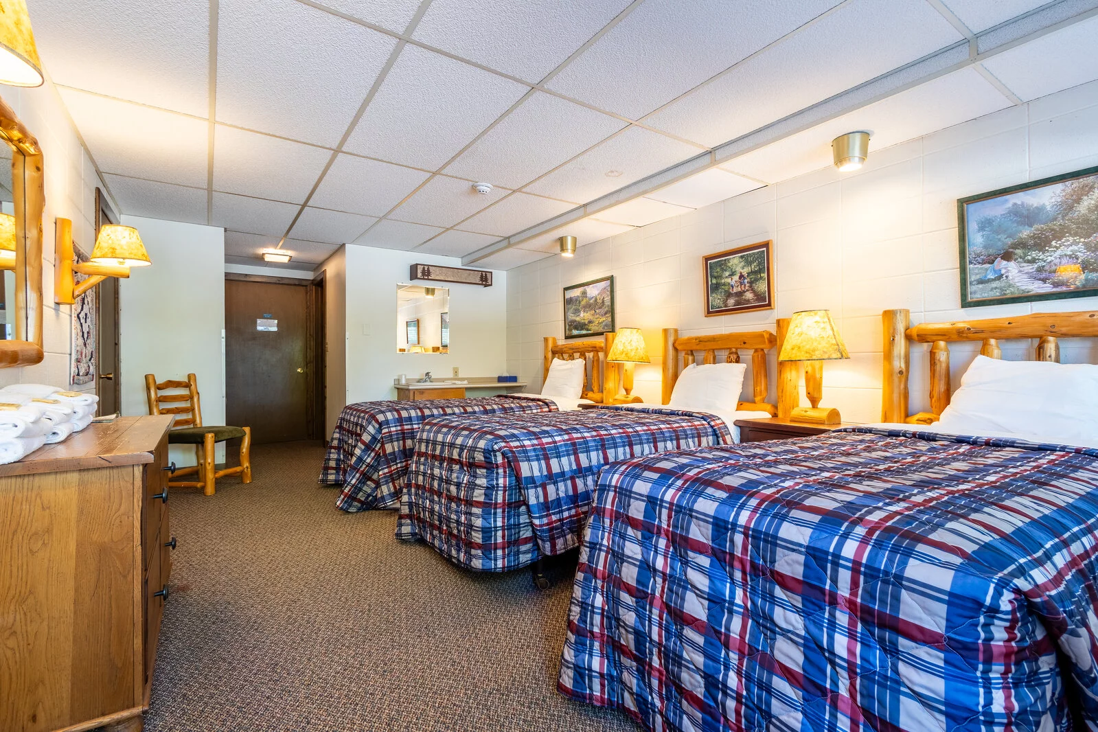  2025/04/lone-tree-lodge-2024-1.jpg 