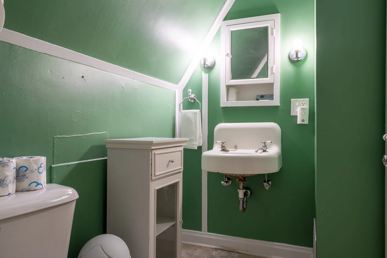  2025/04/robbins-house-2024-17.jpg 