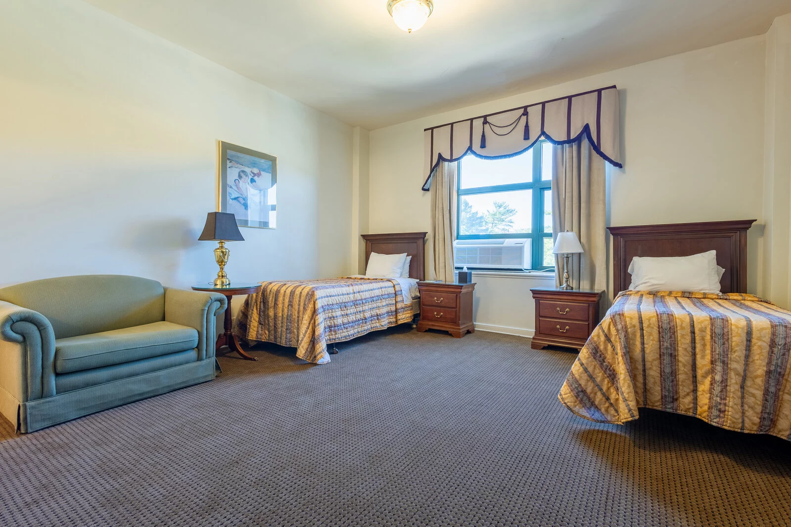  2025/04/roger-williams-inn-2024-18.jpg 