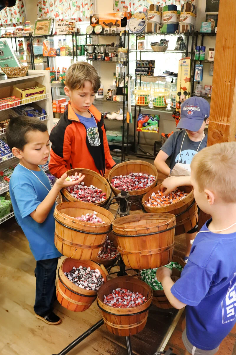  2025/05/countrystore2.jpg 